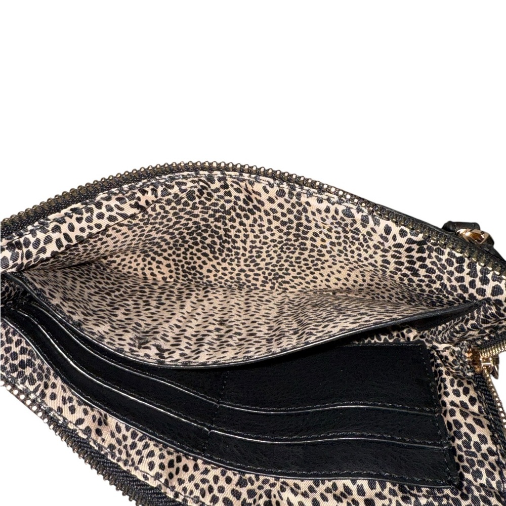 š„3/$20š„ Black Leather Wristlet - Picture 5 of 7